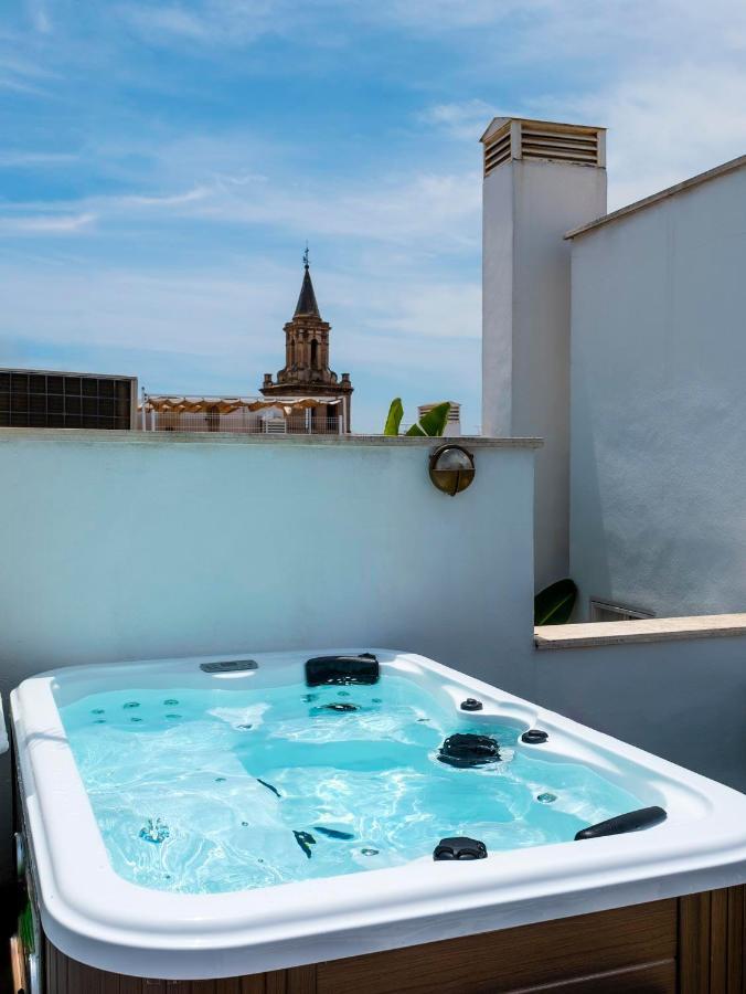 Relator * Seville